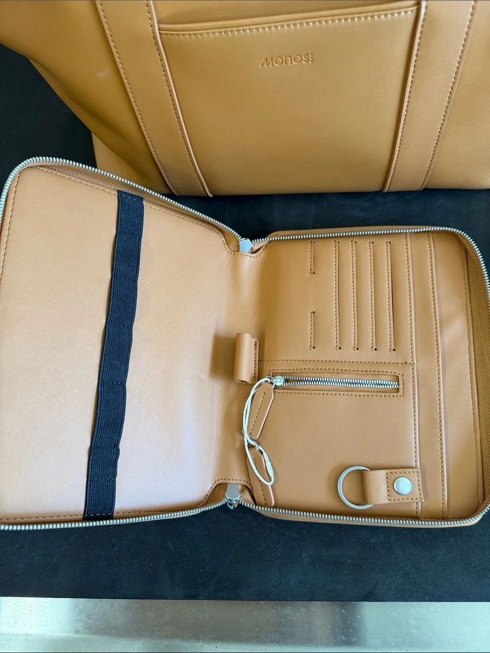 Monos tan leather